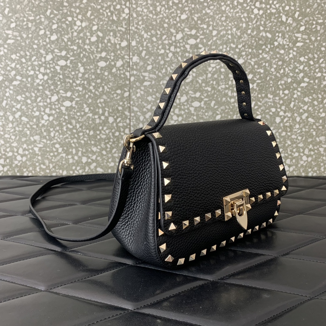 Valentino Garavani Rockstud Handbag Shoulder Bag in Black Grainy Calfskin